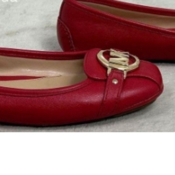 🐾MK Red Leather Women's Flats🎉 - Picture 3 of 9